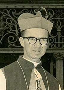 Monseñor Gerardo Valencia Cano en las sesiones del Concilio Vaticano II - th